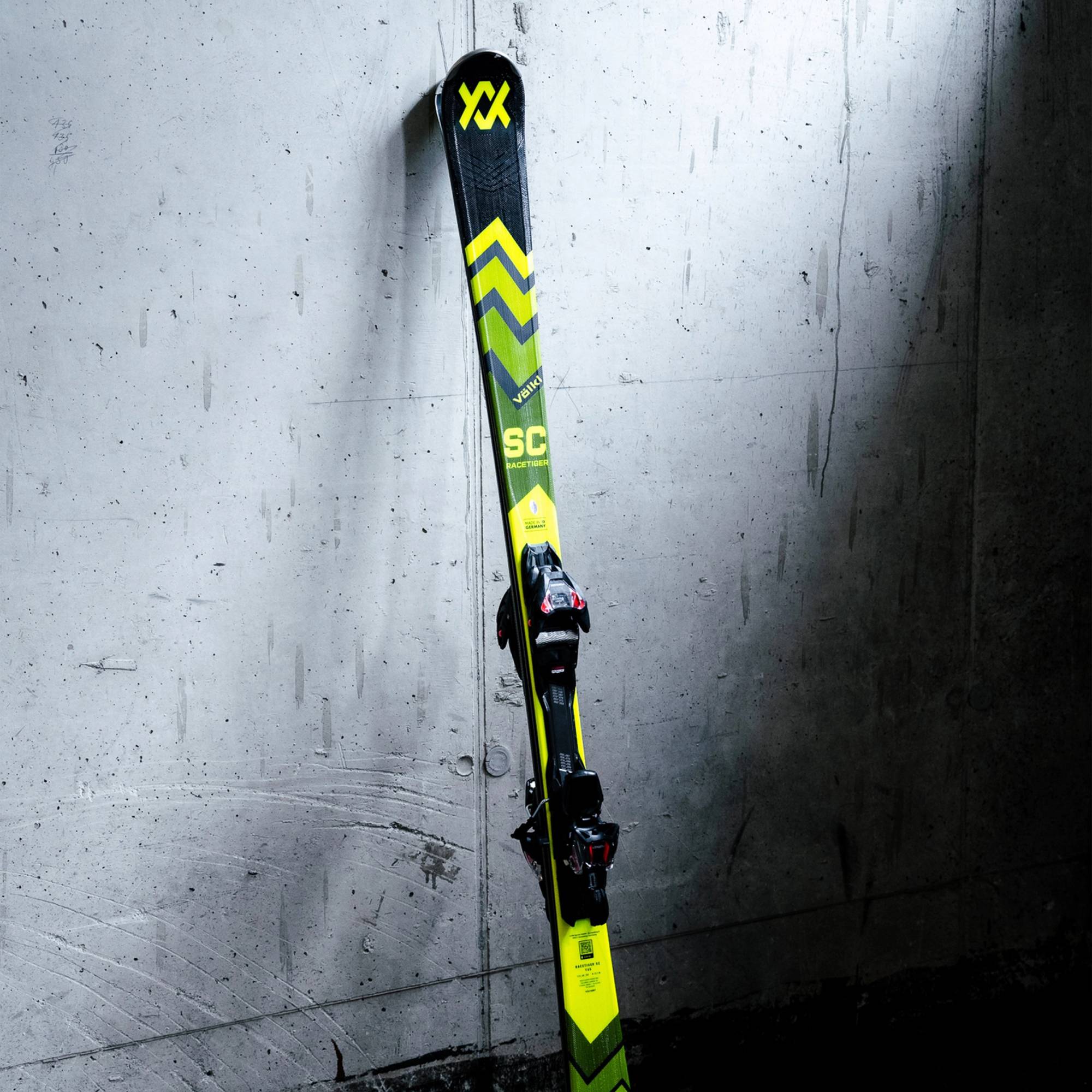 Volkl Racetiger SC Black Ski + VMotion 12 GW Binding 2025